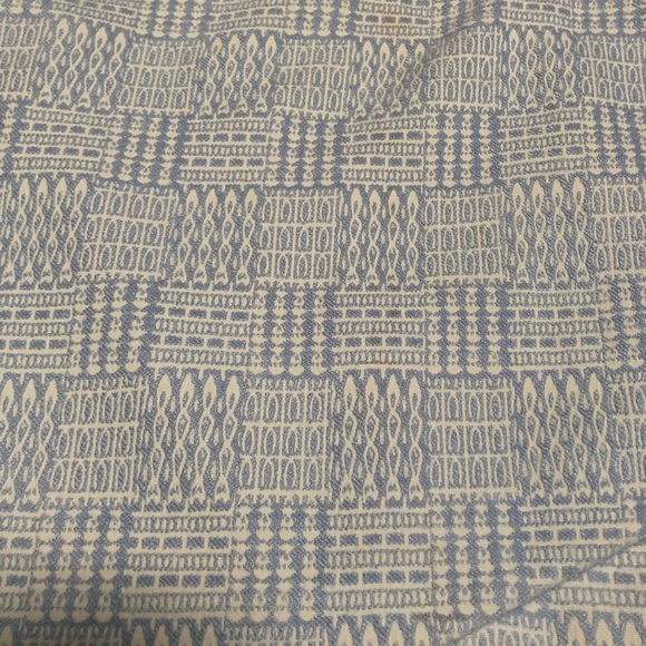 😊3 for $30😊Blue and White Printed Skirt - Picture 4 of 6